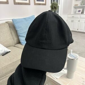 Lululemon women’s baller hat soft.